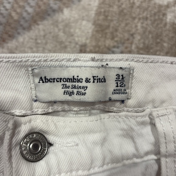 Abercrombie & Fitch The Skinny High Rise White Jeans - Distressed - Size 12 - Picture 2 of 10